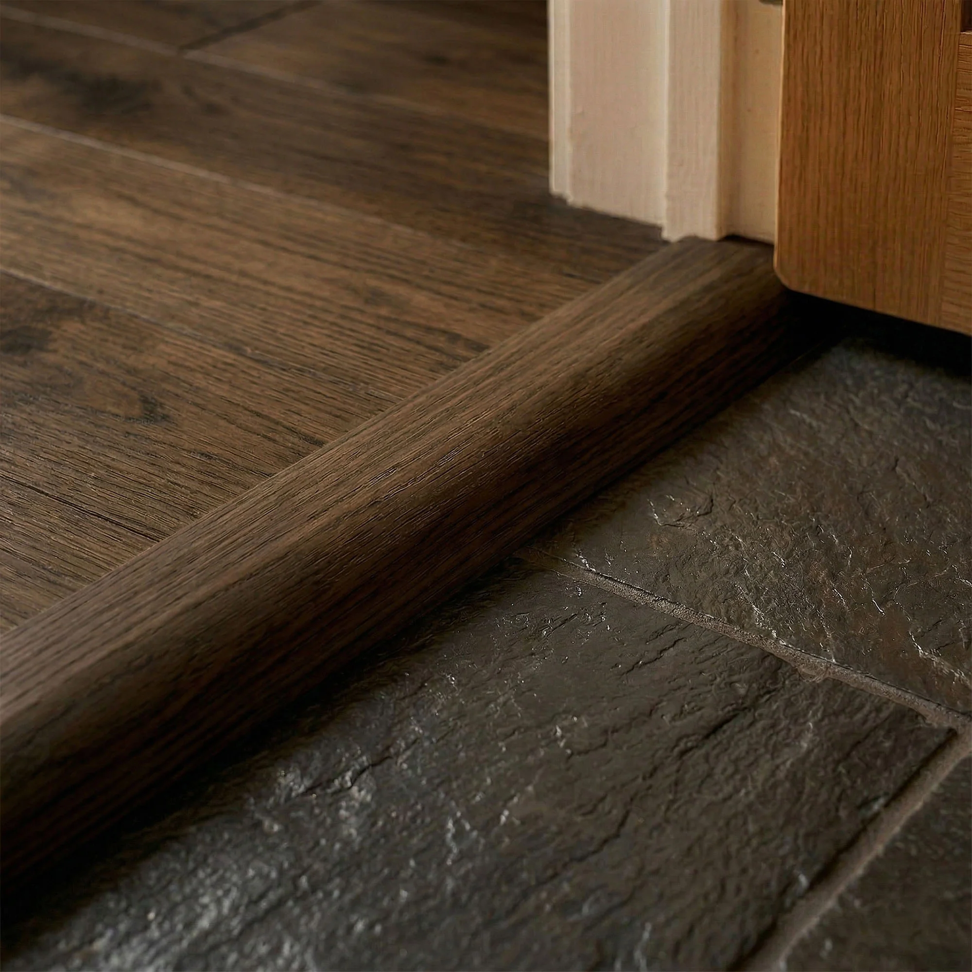 Dark Oak Ramp Adapting Profile Door Bar 990mm - Image 2