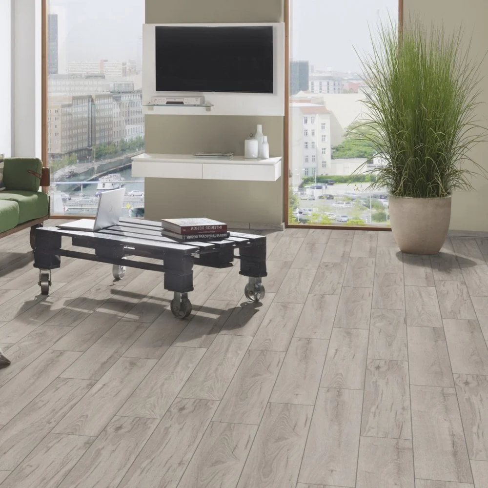Longbow Oak - Supernatural Classic 8mm Embossed Laminate Flooring