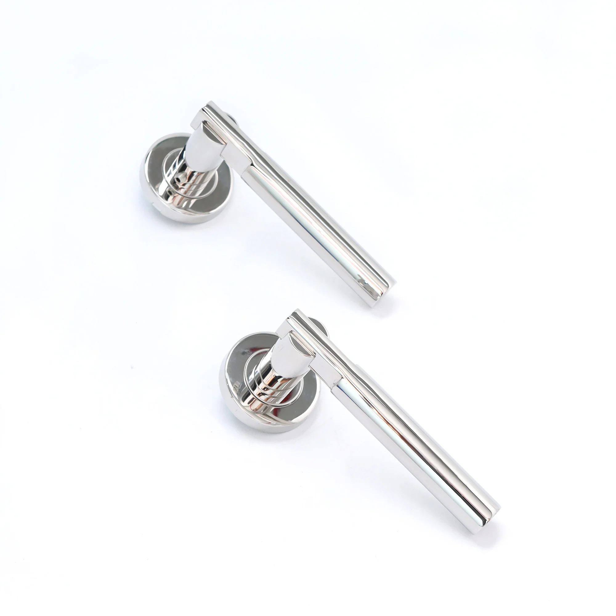 Superior Titan Lever on Round Rose Bathroom Handle Set - Polished Stainless Steel - Image 4